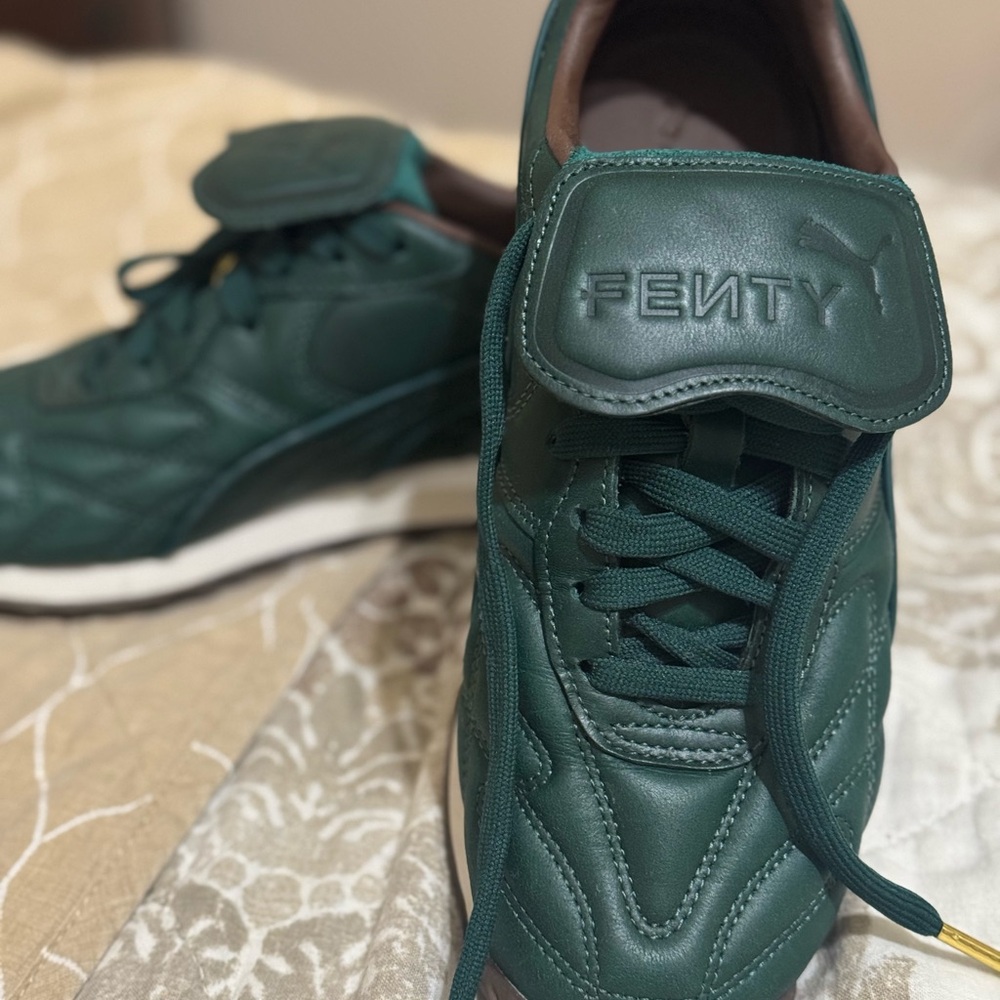 PUMA FENTY Green Sneakers with Velcro Strap and Monochromatic Design